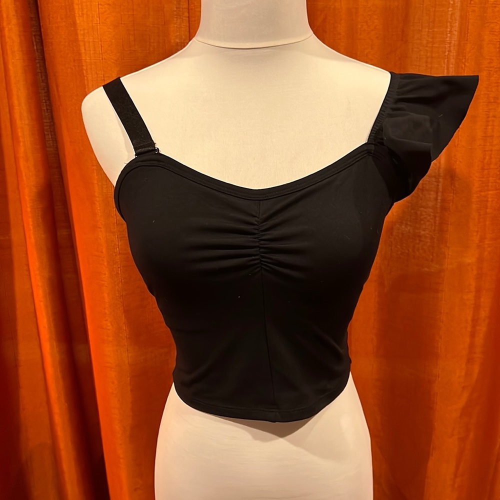 NWT Fabletics Mellie Ruffle Top Built-in Bra Women's S Small Black Crop Top